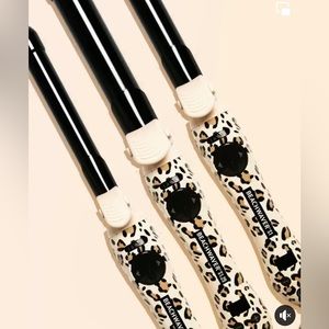 Beachwaver 1.25 inch barrel Catwalk Animal Print